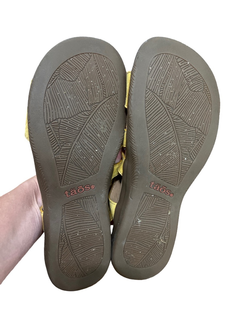 Taos Women’s Size 8 Mustard Yellow Leather Adjustable Strap Sandals - Picture 5 of 6
